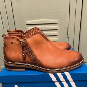 Women’s Tan Leather Ankle Boots